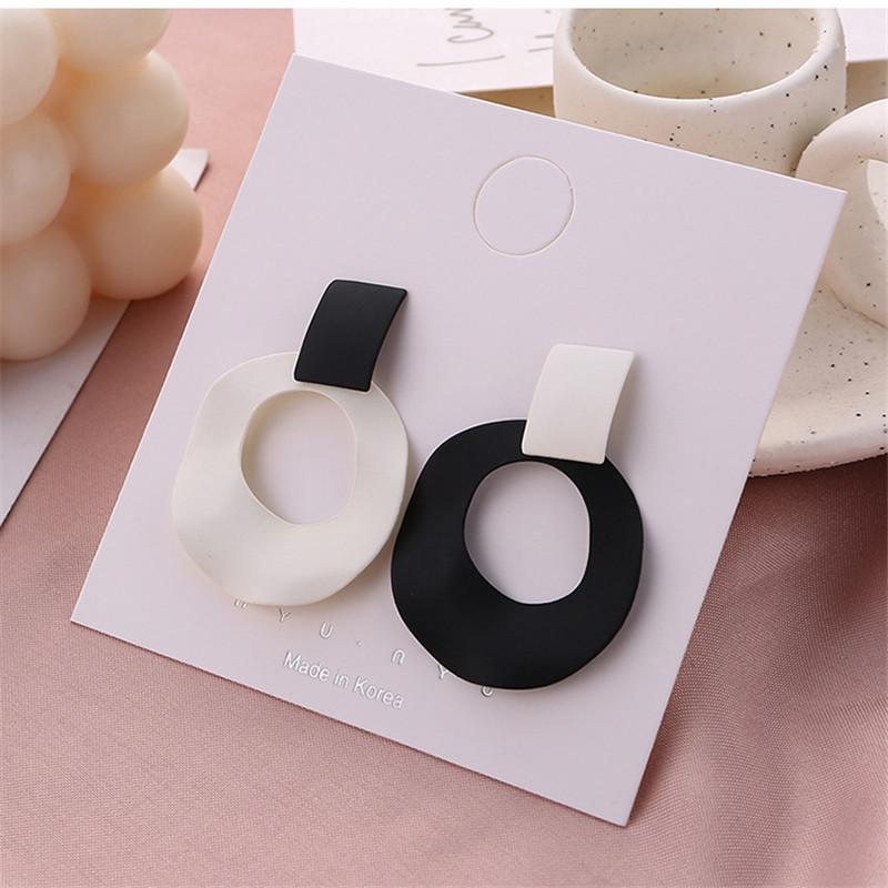 

Stud Black And White Geometric Circle 2021 Tide Earrings Senior Feeling Exaggerated Personality In Europe The
