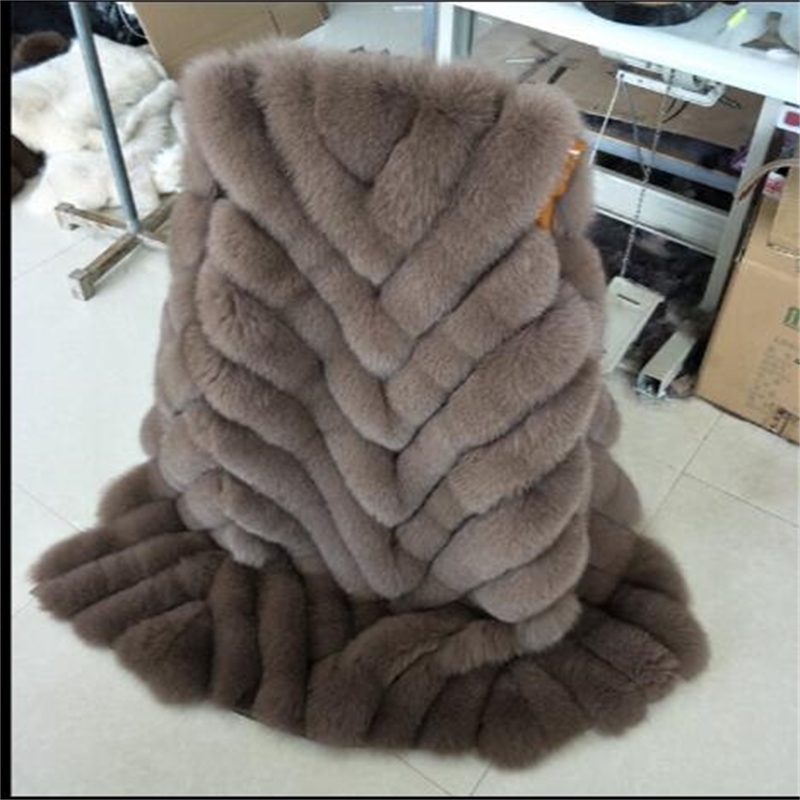

2020 New Fur Stylish Sweeping Clothing Fashionable Lady Hot Fox Skin From the Factory Vfux, Khaki.