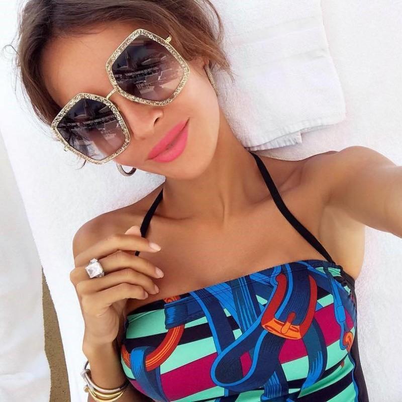 

Oversized Square Ladies Big Frame G Square Sunglasses Women Shiny Gold Glasses Brand Designer Fashion Female UV Protection Trend