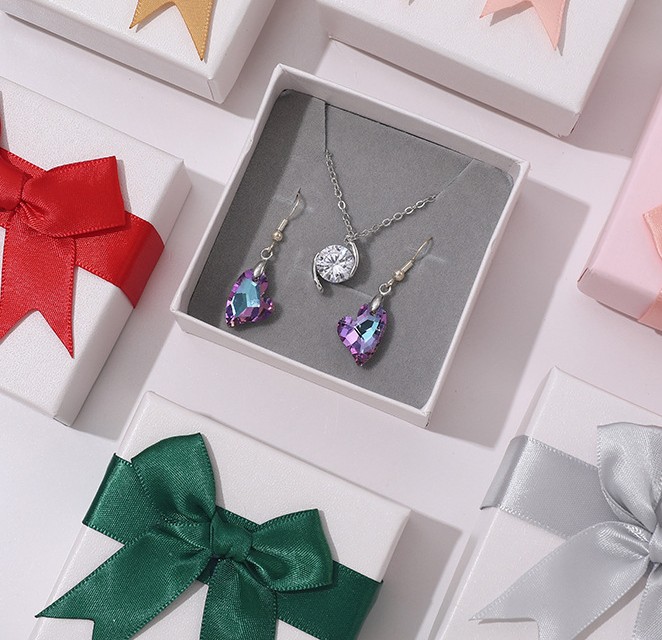 

Jewelry box ring packing box heaven and earth cover customized ring earrings bracelet necklace gift boxes jewelry flannel box bow tie