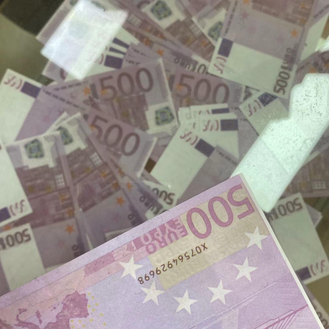 

500 Euros Fake money paper banknote Nighclub atmosphere party play board game money stage toys 100pcs/pack 01