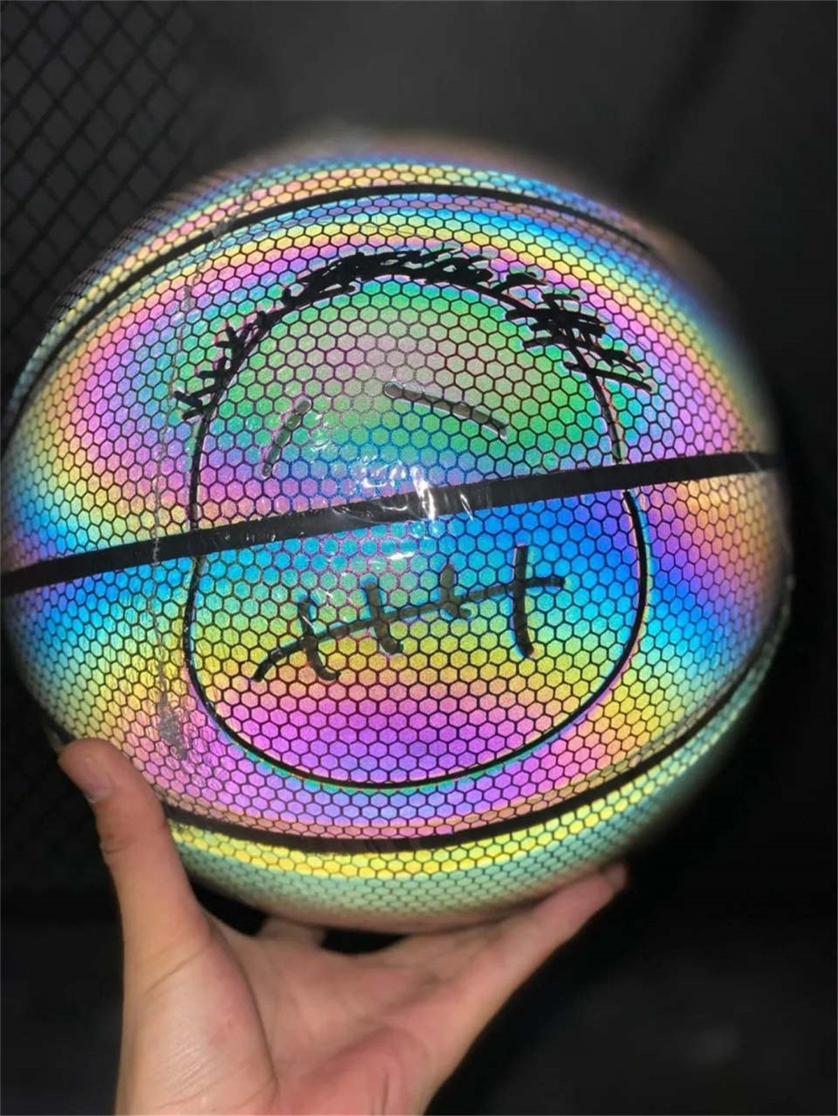 

Holographic Luminous basketball Rainbow 3M reflect light black basketball PU leather Indoor outdoor basketball 7 Net + inflator + Needle