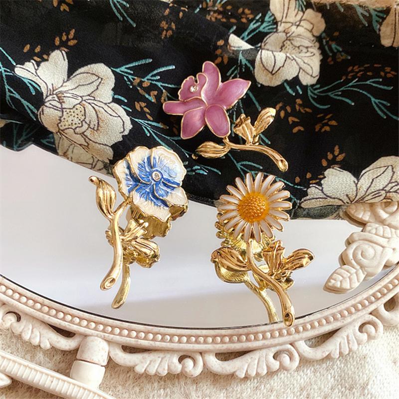 

Pins, Brooches HUANZHI 2021 Metal Enamel Drip Glaze Daisy Iris Lilac Flowers Brooch For Women Man Autumn Winter Coat Accessories Jewelry