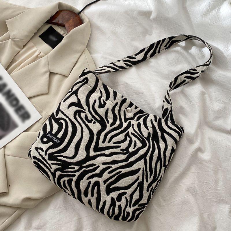 

2021 New Fashion Bag Autumn And Winter All-match Single Shoulder Bag Printing Practical Lightweight Small Square Ladies