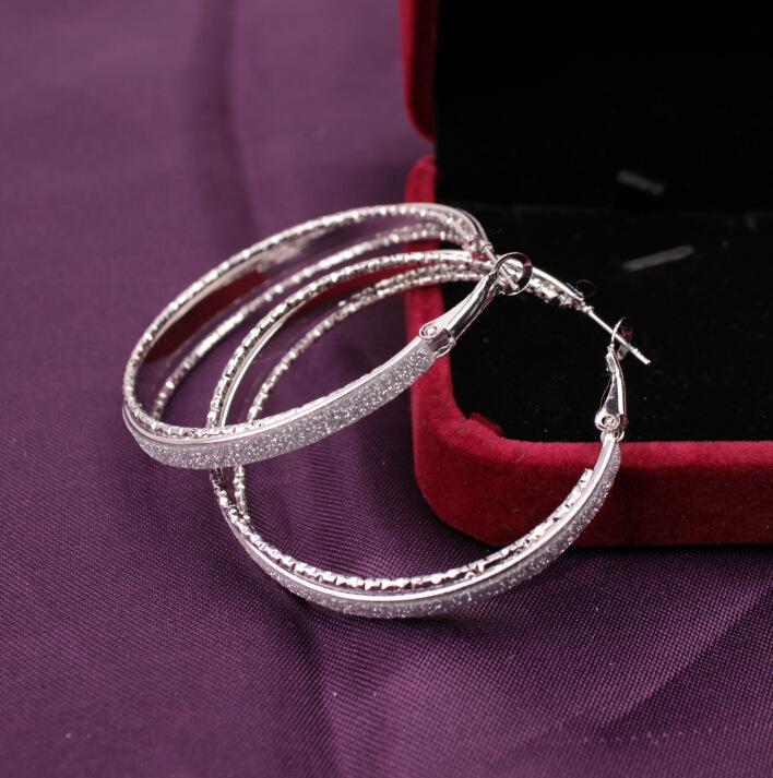 

Fashion Frosted Hoop Earrings Female Round Frosting Surface Color Gold Hoop Huggie Earrings Pendientes Jewelry For Women
