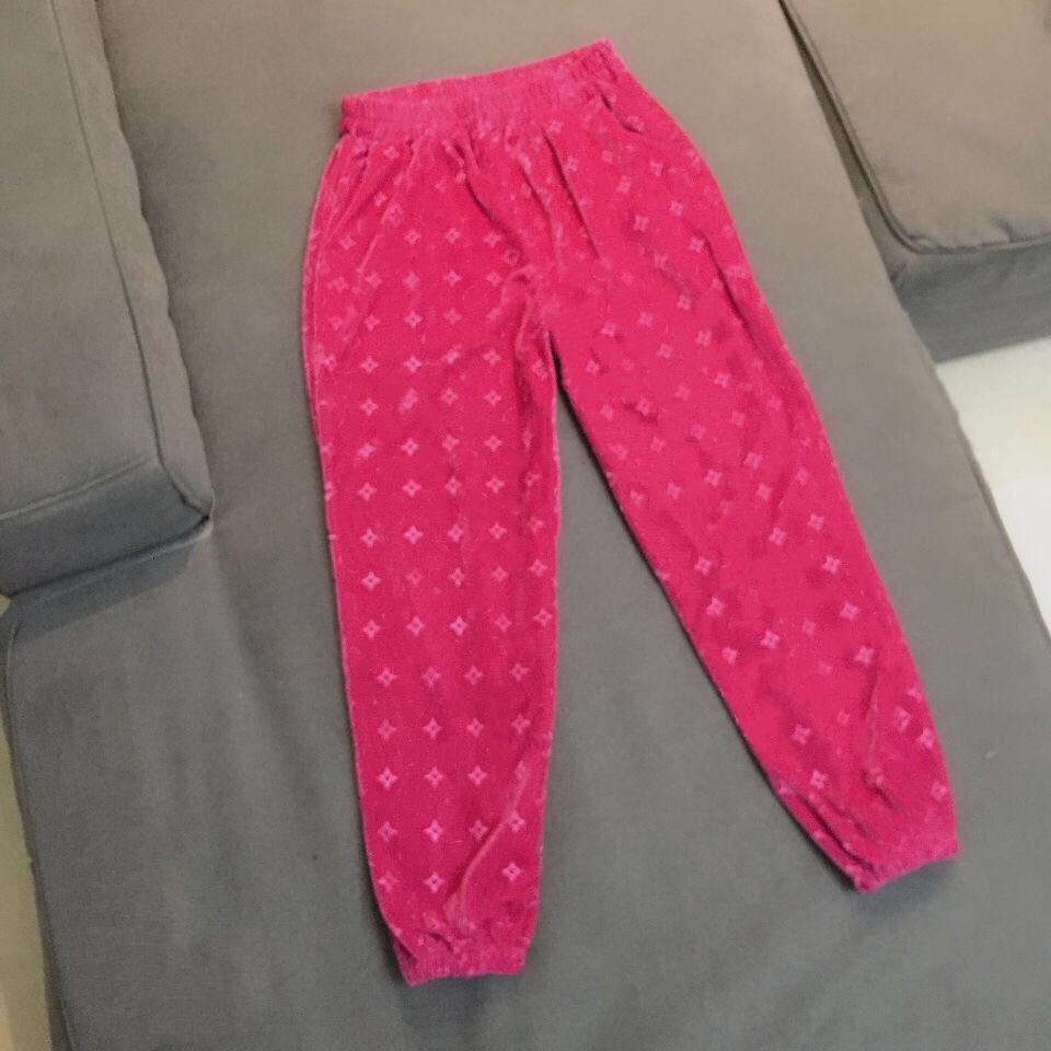 

The new golden velvet fabric design fashion casual pants, lovers of the same style, soft and comfortable, free of postage, Black;white