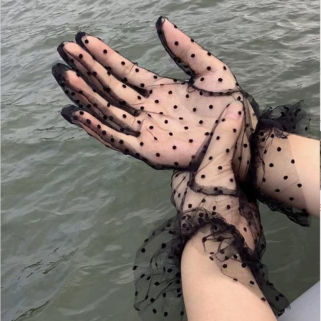 

1 Pair Autumn Summer Sexy Women Short Tulle Gloves Stretchy Lace Spots Lotus Leaf Sheers Flexible Accessories Full Finger