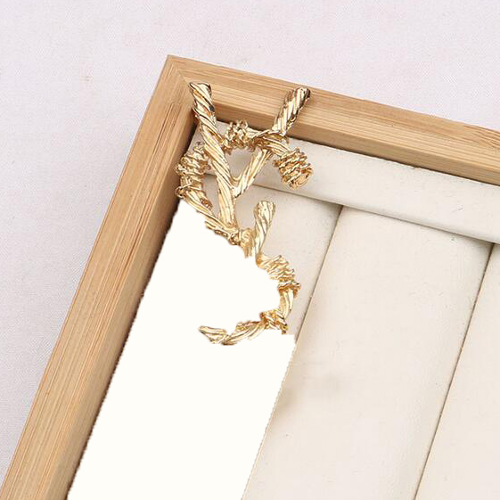 

Brand Designer Double Letter Brooches Gold-plated Individuality Small Sweet Wind Brooch Pearl Couples Women Men Suit Pins Fashion Jewelry Accessories, Gray
