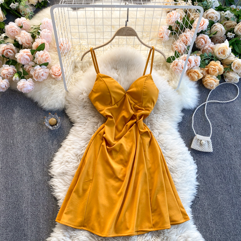 

2021 New Female singiny deep down in V-dress dress fashion holidays no back solid belts short dresses summer line dressed 1UX5, Green