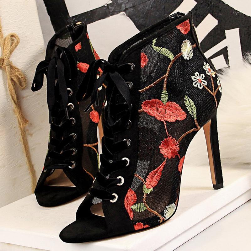 

2021 Summer Sexy Women Designer 10.5cm Fetish High Heels Sandals Mesh Lace Floral Lace Up Peep Toe Sandals New Style Lady Shoes1, Beige