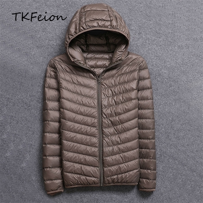 

Mens Winter Jackets Down Parkas Plus Size 5XL 6XL 7XL Warm 90% Duck Down Filler Ultra Thin Light Male Spring Autumn Hooded Coats 201114, Stand4