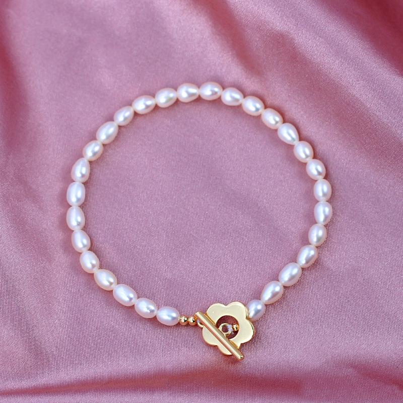

JUST FEEL Elegant Imitation Pearls Bracelet For Women Gold Color Flower OT Buckle Bangles Bracelet Wedding Jewelry Party Gift