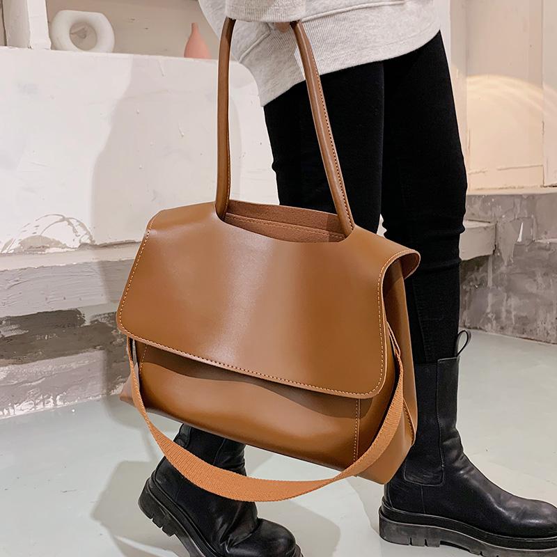 

Retro Big Capacity PU Leather Handbags for Women Winter Designer Vintage Big Shoulder Bag Trending Tote Handbags, Black