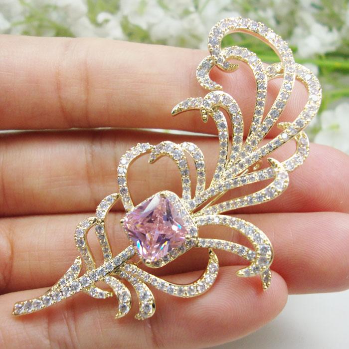 

Zircon Crystal Classic Pink Peacock Feather Animal Woman's Brooch Pin Gifts