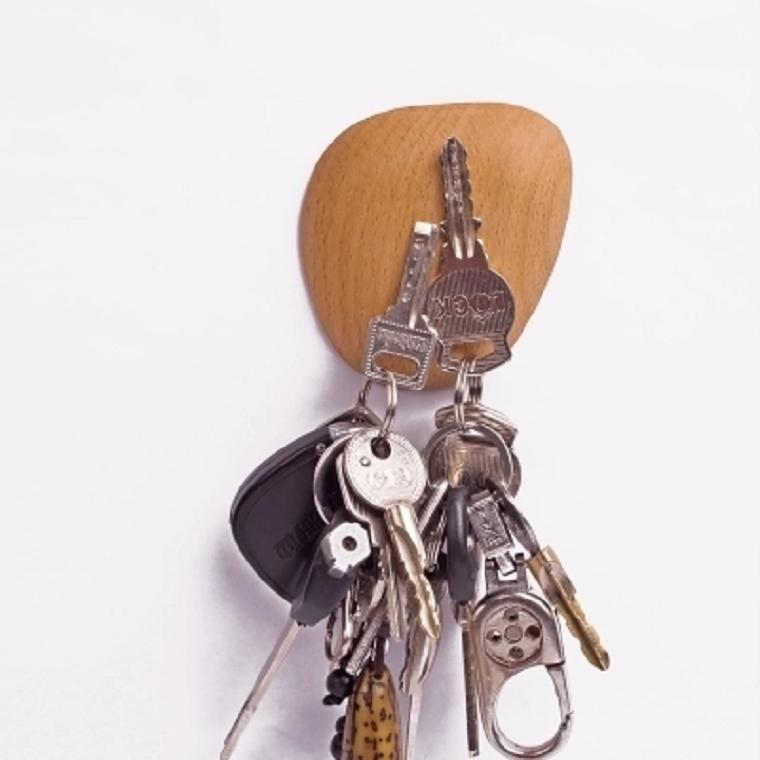 

Key suction magnet walnut storage rack key creative hall wall decoration change note hook