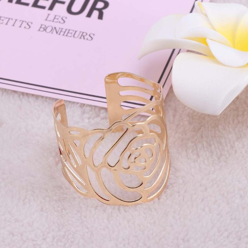 

Hollow Out Napkin Ring Floral Metal Napkin Holder Wedding Party Dinner Table Decor (Golden