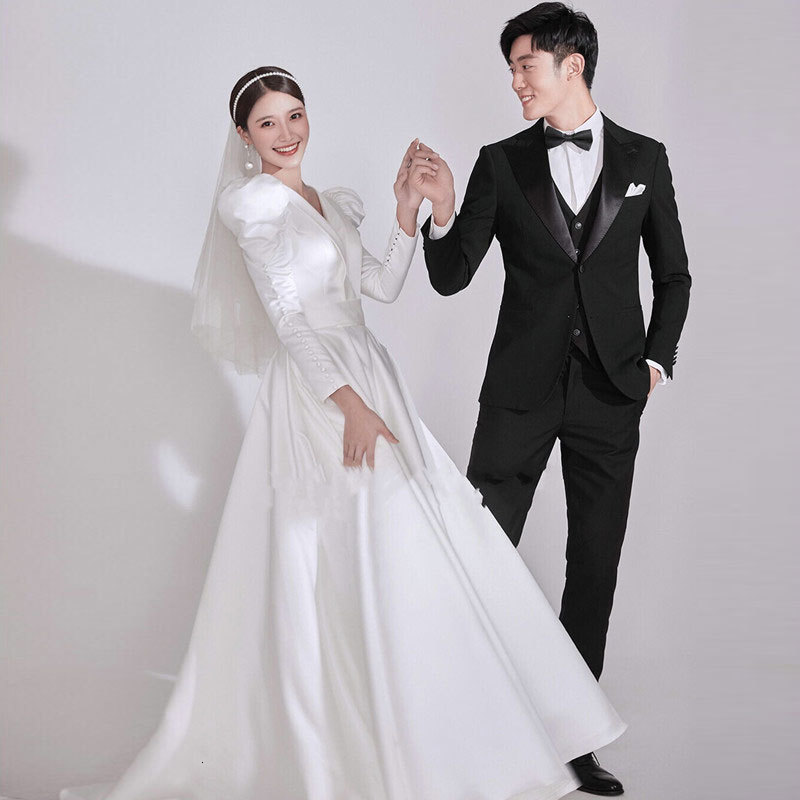 

2021 New Suknia-lubna-1087 Simple Cetin Wedding Long Sleeves Dressed Novia Goat Dress HE7S, Same as the photos