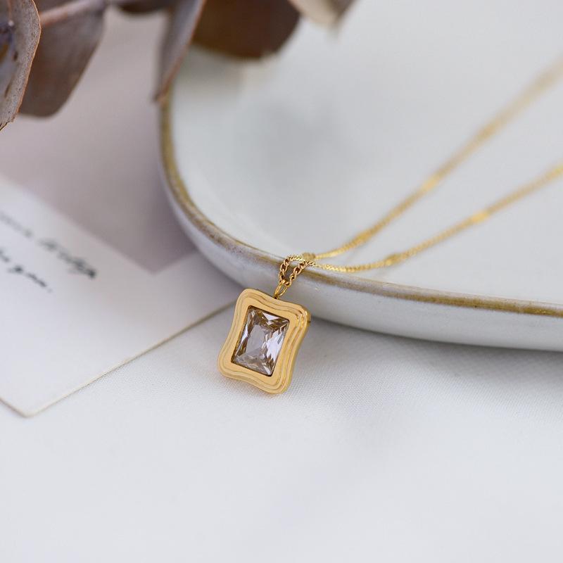 

Pendant Necklaces 2022 Fashion Women Geometric Shiny Square Diamond Zircon Necklace Temperament Party Fairy Rock Candy Box