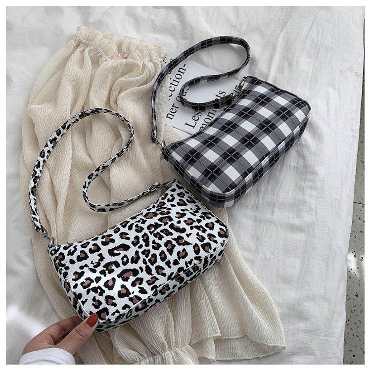 

2021 New Ladies Retro Plaid Leopard Print Shoulder Bag Women Girls Creative Handbag Female Baguette Travel Casual Shoulder Bag, Black