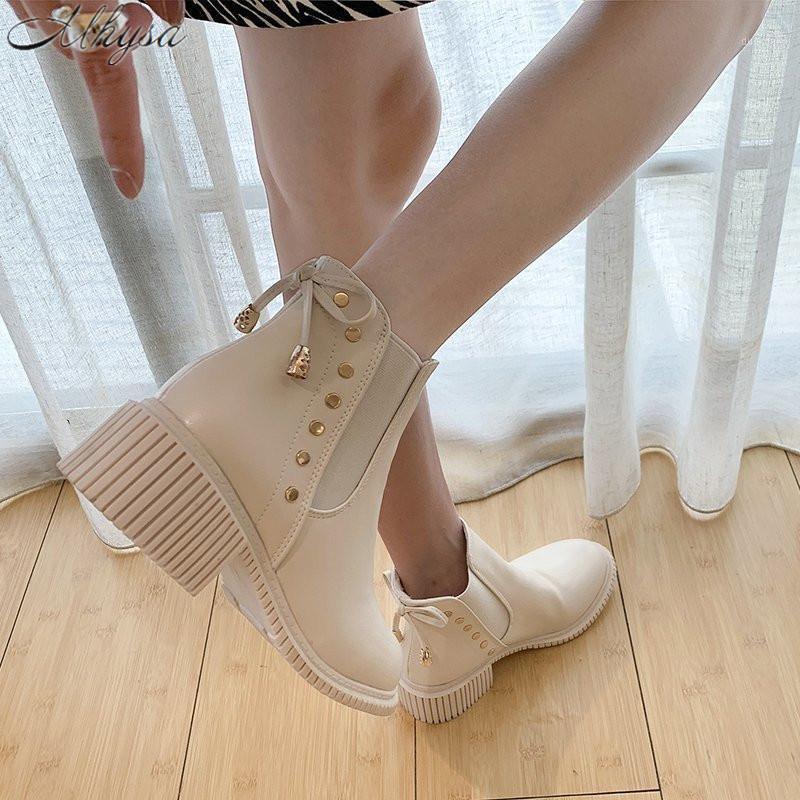 

2021 autumn and winter new bow boots female British style rivet thermal short boots plus velvet mid-heel small fragrance1, Black