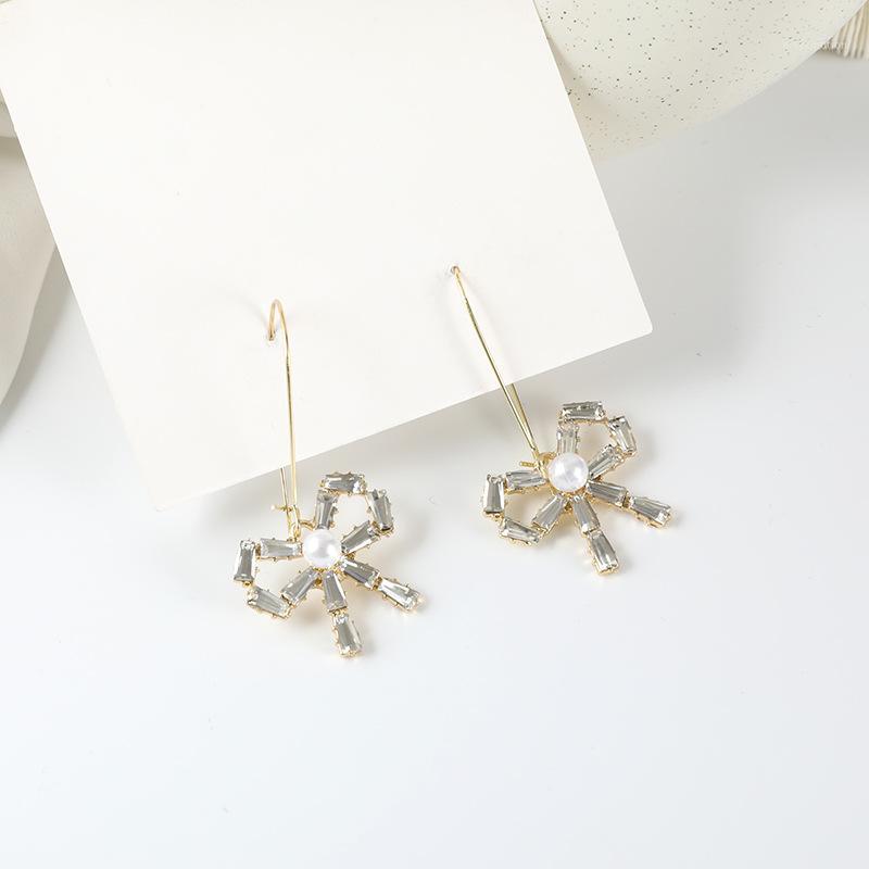 

Glamour Fashion Earrings Temperament Korean Version Of The New Simple Super Flash Crystal Bow Female Face Thin Earrings1