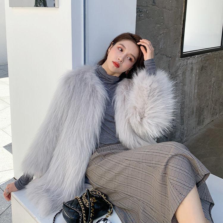 

Women 2021 Winter Fashion Solid Coor Fake Raccoon Fur Coats Female New Loose Faux Fur Jackets Ladies Mid-long Warm Outwears Q583, White