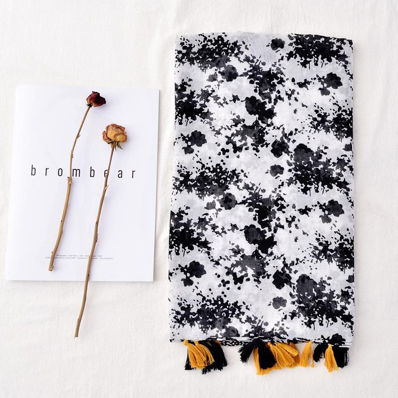 

PHLE Fashion black and white printed cotton scarf foreign trade export long fringed beach towel sunscreen shawl women1