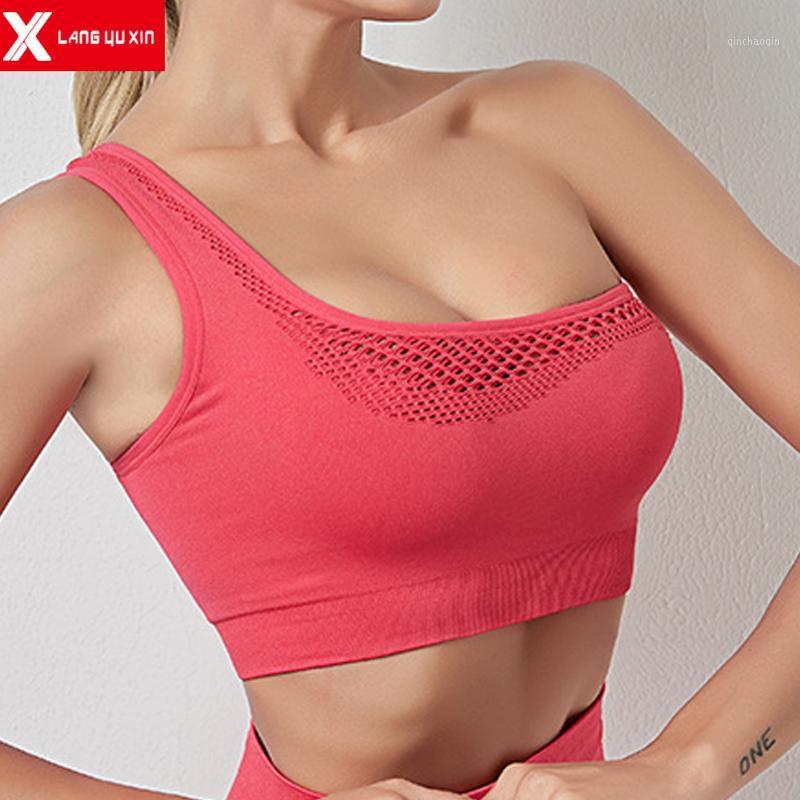 

Women's Medium Support Cross Back Wirefree Control Tech Racerback Sports Bra with Power Mesh Back Removable Cups Yoga Sport Bra1, Black