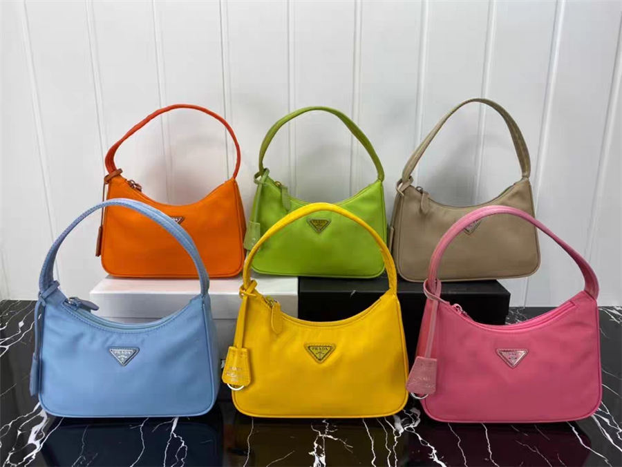 

Hot Sale 9 Colors 2000 Women Bags New Style Nylon Casual Handbags Fashion Female Messenger Shoulder Bags Ladies Cross body Clutch Bag, Red