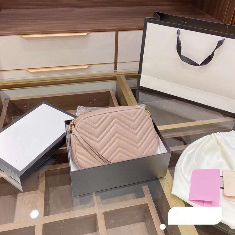 

2021 one-shoulder messenger bag top big luxury framed ladies wallet fashion heart-shaped gold chain multi-color optional, No bag