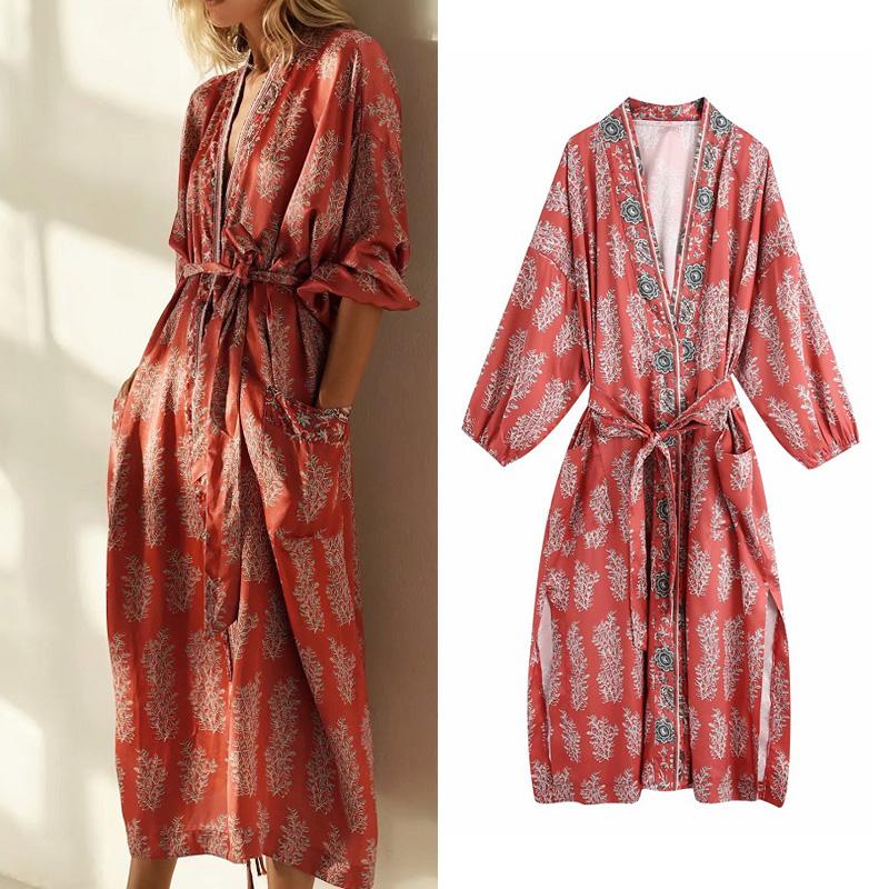 

New women's printed kimono coat, long women's elastic cuffs, patch pockets on the front and bow belt BB2693, Red