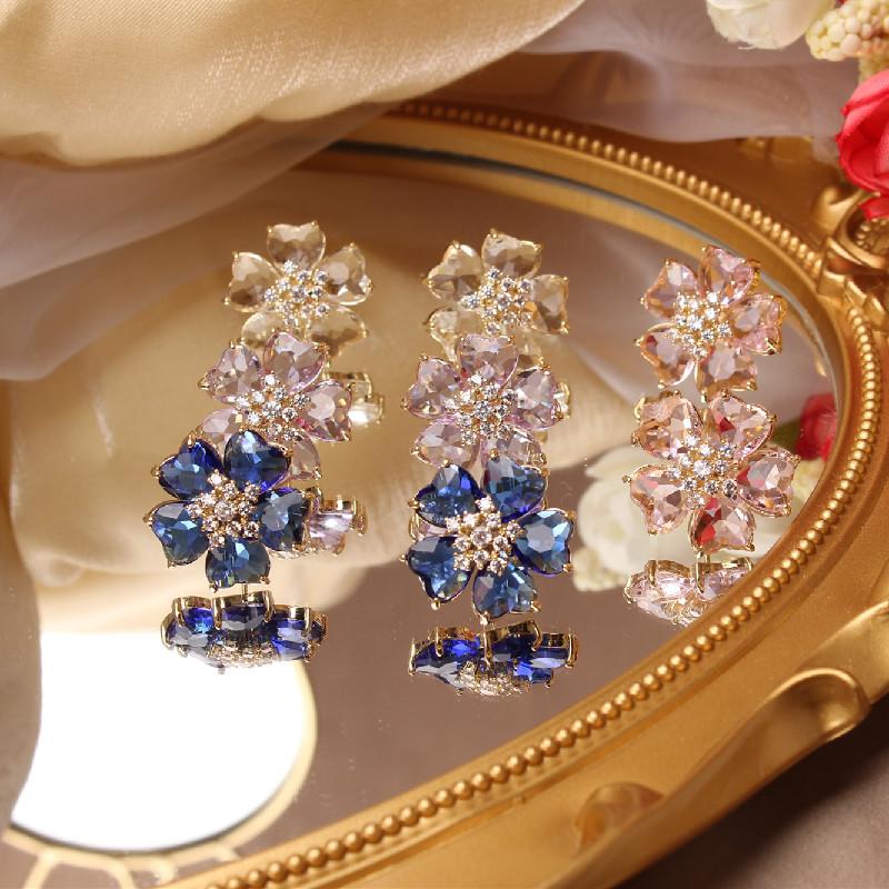 

Shiny Side New Accessories Crystal Flower Stud Earrings for Women Simple Style Gift Heart Glass Earrings
