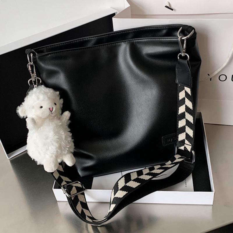 

Solid Color PU Leather Crossbody Bags For Women 2021 Fashion Striped Shoulder Strap Handbags High Quality Lamb Toy Bucket Bag, Black