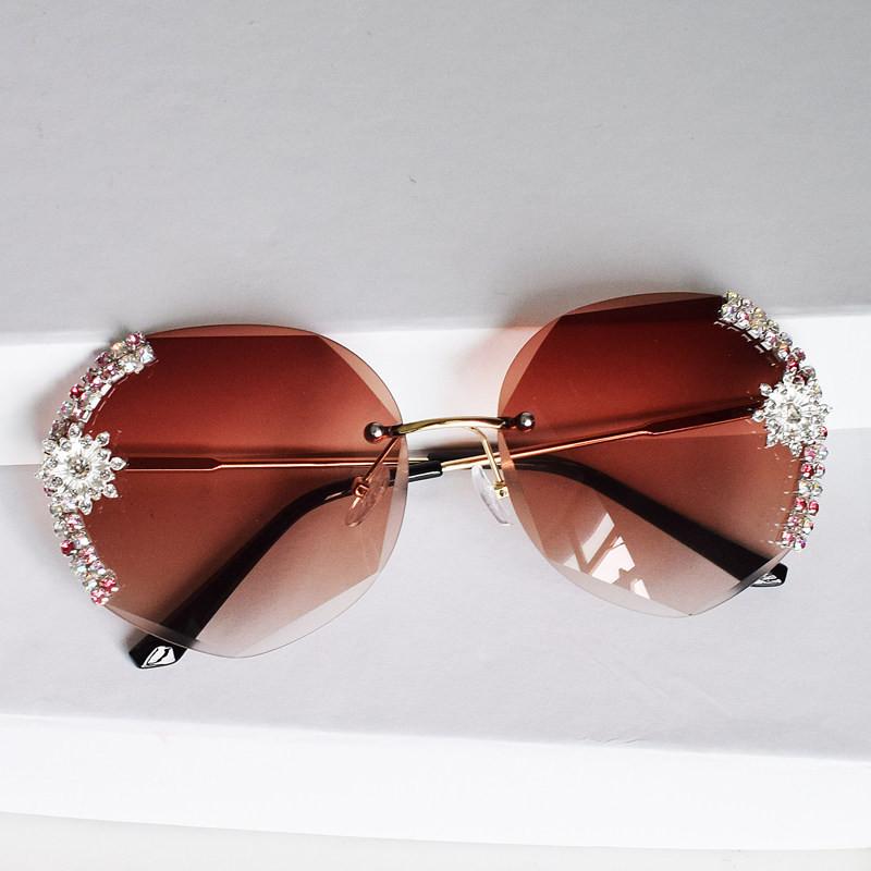

Sunglasses Luxury Round Sun Glasses Female Snow Fashion Women Diamond Protection Rimless Eyeglasses Lady Eyewear 2021 Trend