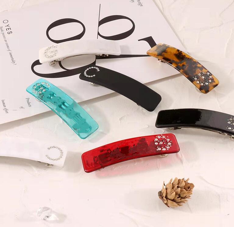 

High Quality Classic Crystal Barrettes Designer Plastic Multicolor Women For Girl Hair Clips Letter Fashion Acrylic Accessories Jewelry