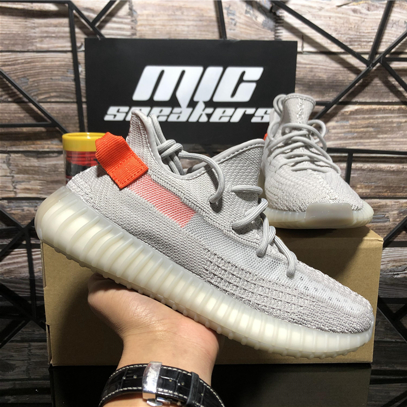 

Wholesale Top Men Mesh Designer Running Shoes Cinder Tail Light Static 3M Reflective Sport Sneaker Zebra Bred Trainer Soft Outdoor Breathable Platform Shoe With Box, Customize