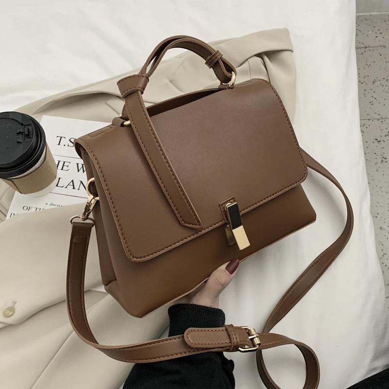 

2021 New trendy hand-held small square bag with a one-shoulder stiletto retro lady small bag, Black