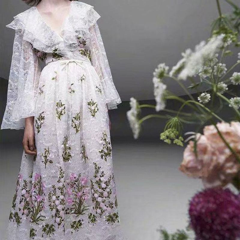 

Fall Retro-embroidered Ethnic Flowers Trumpet Sleeves Lace with V-cleavage Dress Medium Length of High Quality Women G08c, Multiple