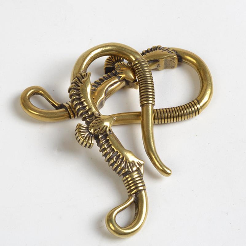 

2pcs Eagle Design Keyring Hooks Brass Art Chain Hooks DIY Crafts Buckles Handicraft Accessories1