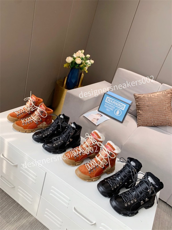 

the new Mans Trainer Black Walking Sneakers Men Women Black Red Casual Shoes Fashion Paris Sneakers hs201101, 02