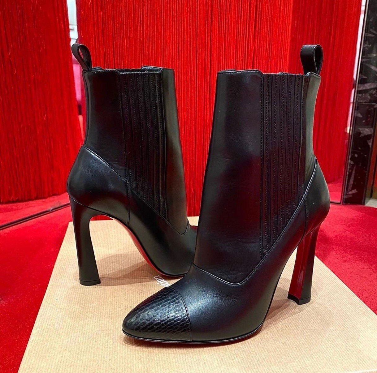 Famous Winter Women's Red Bottom Boots Me In The 90s Ankle Boots Black Leather High Quality Brands Red Sole Booties Party Wedding EU35-43