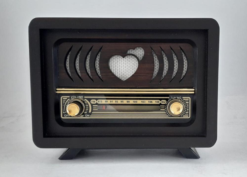 

Nostalgic Black Wooden Radio With Bluetooth Feature And Adapter