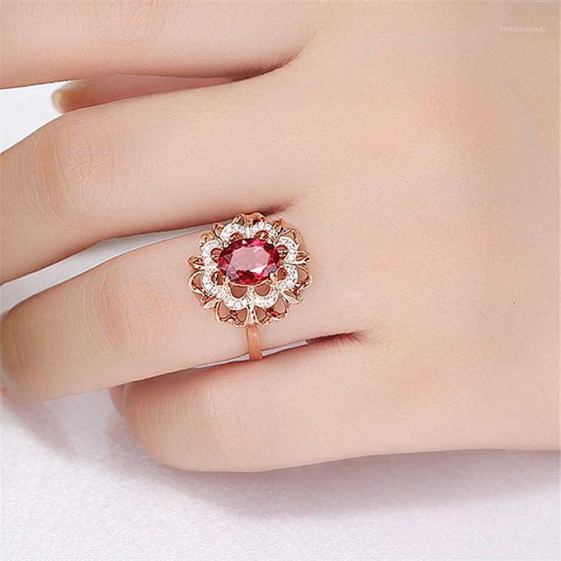 

Wedding Rings Creative Fashion Hollow Flower Inlaid Rhinestone Ring Noble Luxury Banquet Wild Valentine's Day Gift1