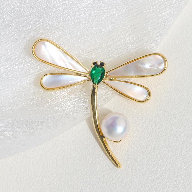 

Autumn and Winter New Dragonfly Brooch Fashion and Elegant Inlaid 8mm Freshwater Pearl Jewelry Luxury Woman Accessories