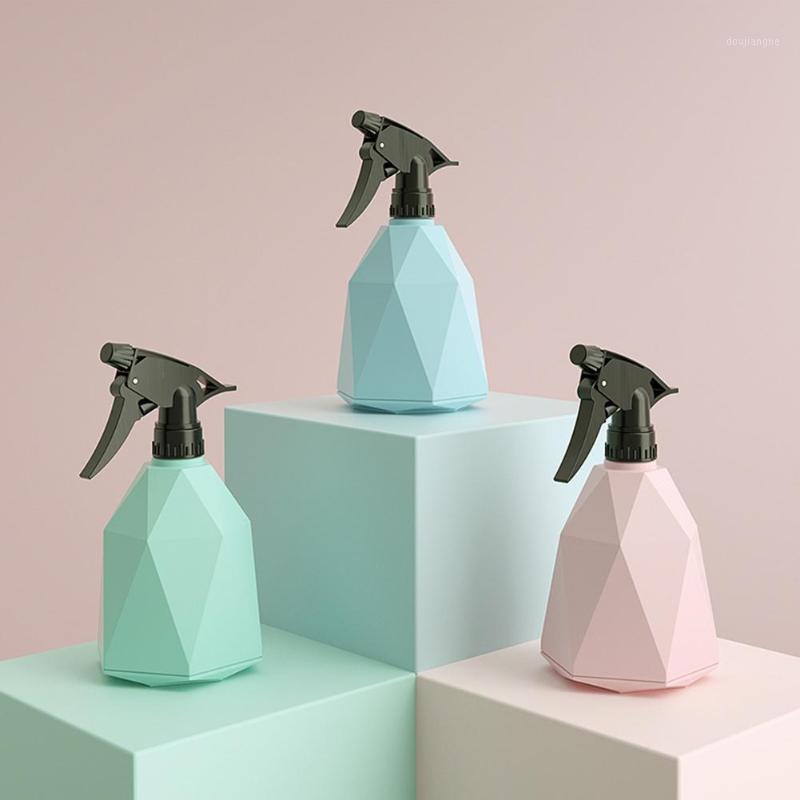 

600ml Rhomb Watering Can Pot Spray Bottle Container Cleaning Gardening Tool Useful1