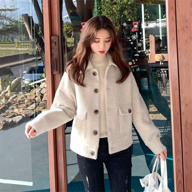 

2021 New High Quality of the Mink Velvet Jacket Female Winter Sleeve Single-breasted Short Knitted Coats Outwear 20k353 ESI2, Khaki.