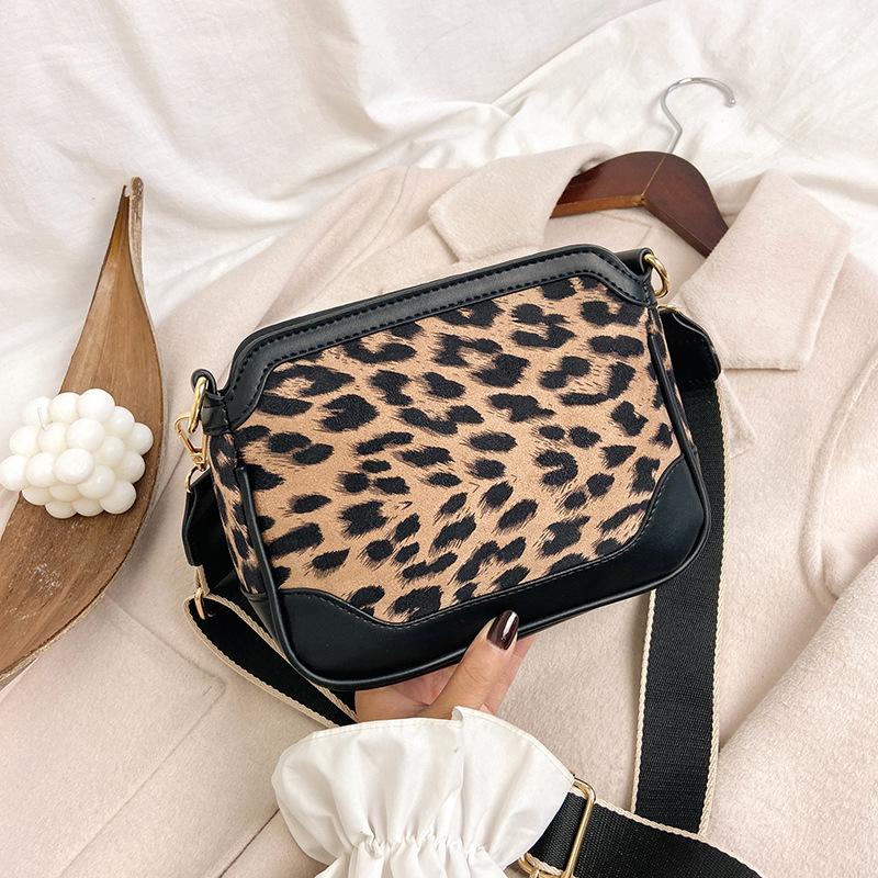 

Fashion Animal Pattern Crossbody Bag Wide Shoulder Strap Handbags High Quality Messenger Bag Luxury Designer Pu Leather Purse, Zebra pattern