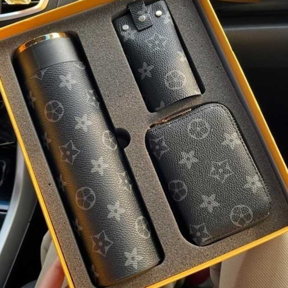 

Stainless Steel Water Bottle Vacuum Insulated Thermos Waterbottle Mug Cups + Key Bag + Card Holder Purses Pouch Wallet 500ML 17OZ 3 Piece Gift Set GW3GSH6