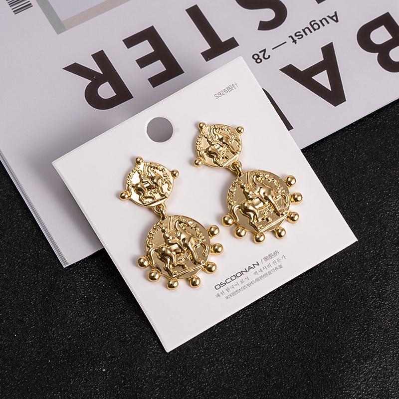 

Round Horse Riding Portrait Earrings for Women Statement Geometric Metal Gold Dangle Drop Earrings 2021 Trend Fashion Jewelry