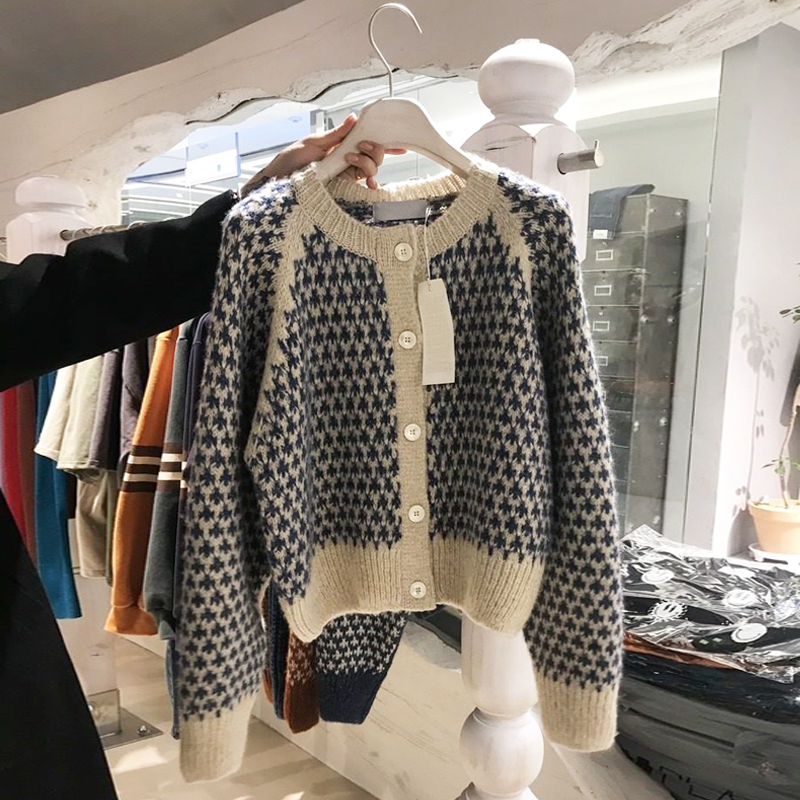 

2021 New Autumn and Winter New Women's Clothing Loops Cardigan Sweater Wool Designer Auow